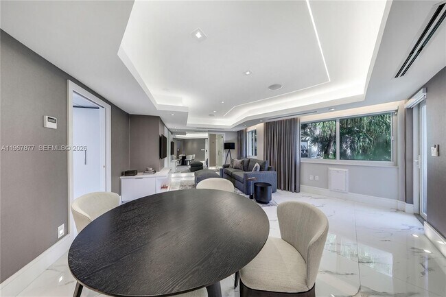 Building Photo - 10190 Collins Ave