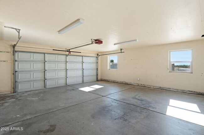 Building Photo - 7016 E Menlo St