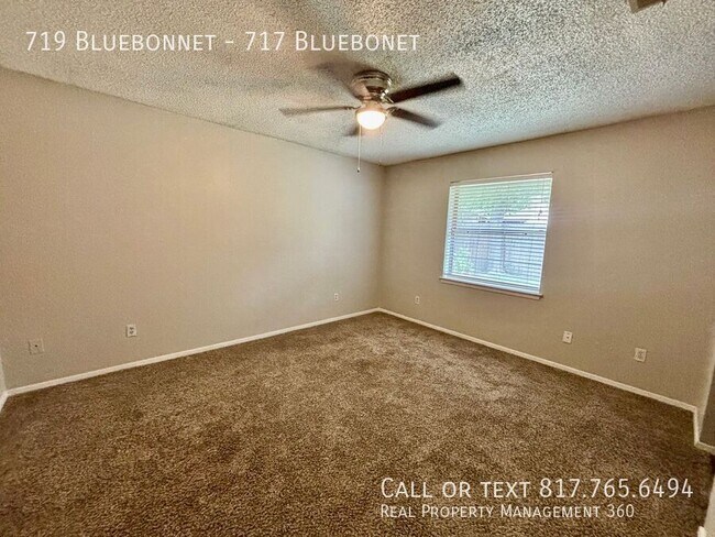 Building Photo - 719 Bluebonnet-717 Bluebonet