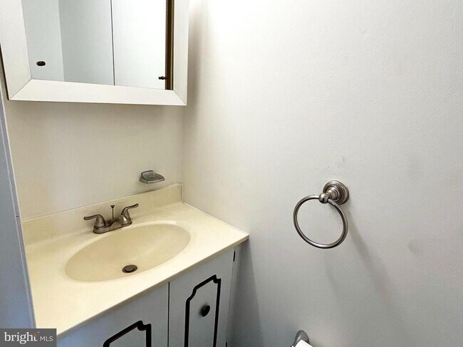 Building Photo - 1601 Linden Way