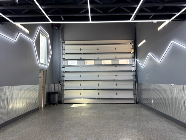 Building Photo - 1435 FM 1463