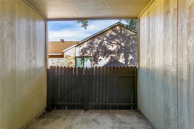 Building Photo - 3929 Commonwealth Dr