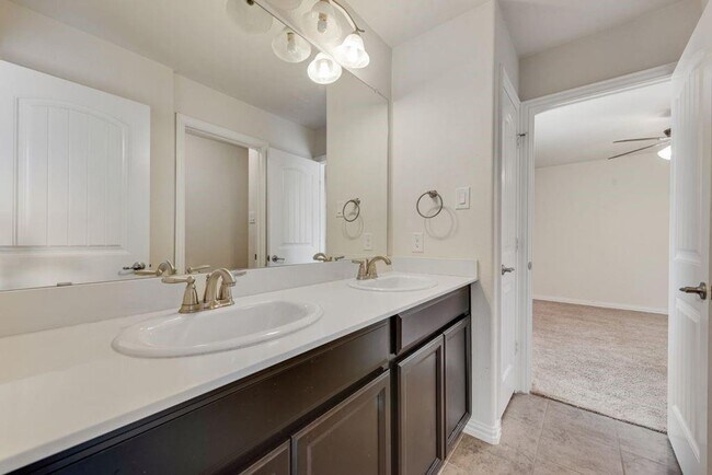 Building Photo - 1398 Caspian Dr