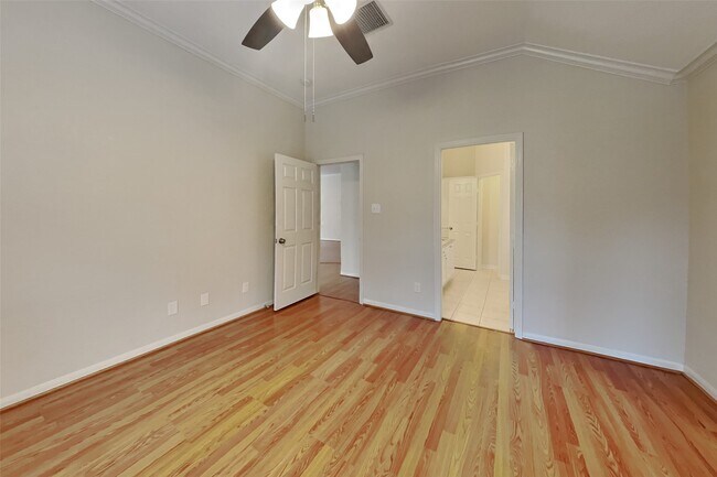Building Photo - 175 Merryweather Pl