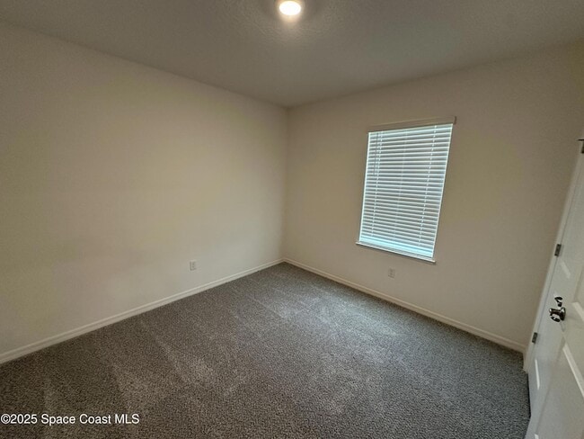 Building Photo - 2154 Ramsdale Dr SE