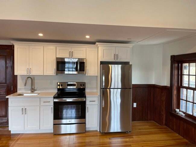 Building Photo - 41 Summer St