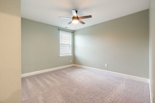 Building Photo - 75 Balfour Run