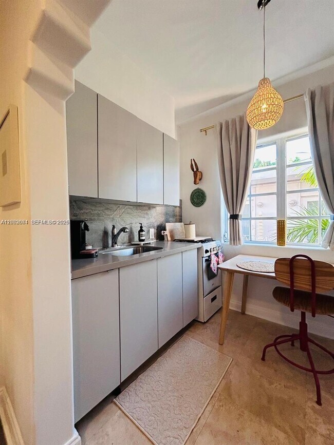 Building Photo - 1227 Euclid Ave