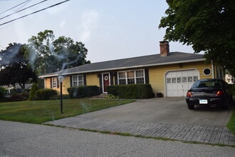 Building Photo - 40 Hawks Nest Rd