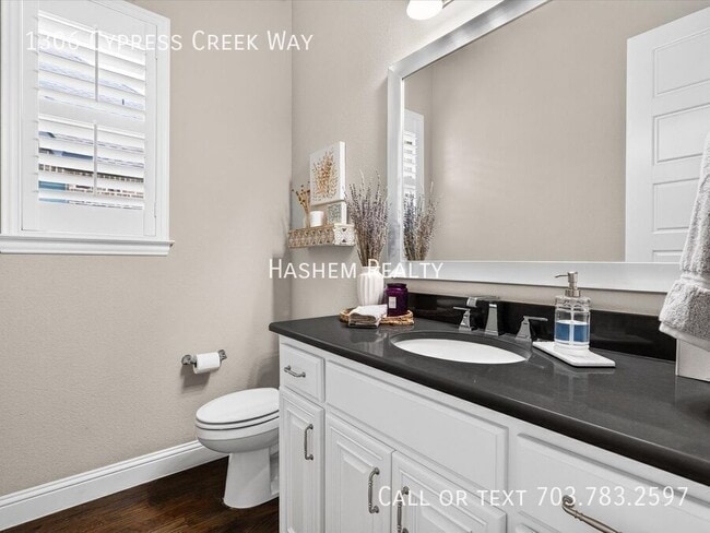 Building Photo - 1306 Cypress Creek Way