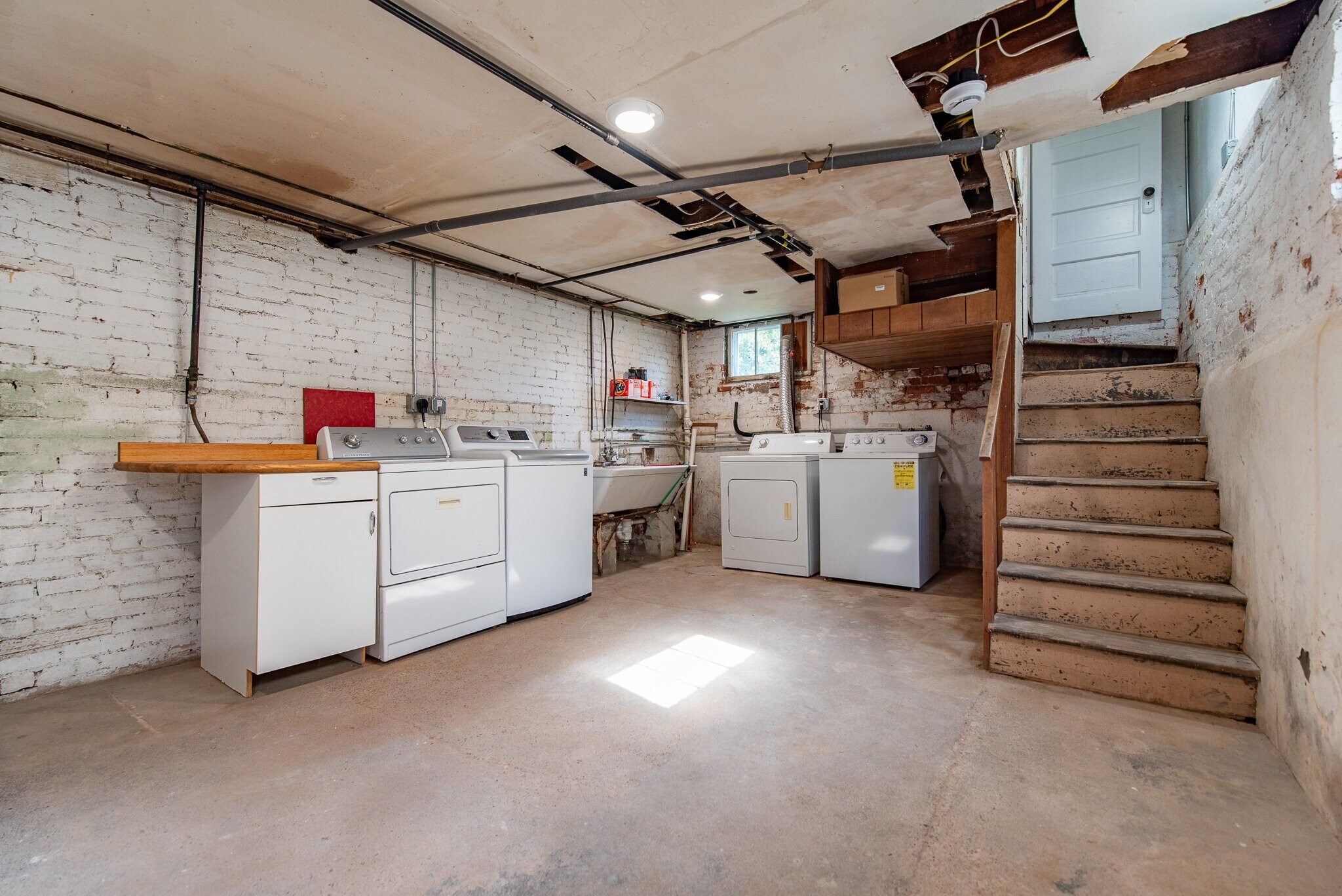 Building Photo - 73 Vandewater St