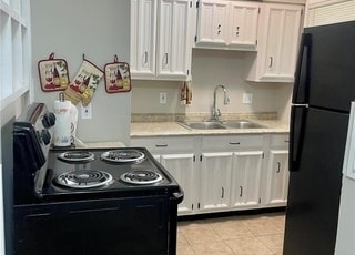 Building Photo - 7737 Paddington Dr