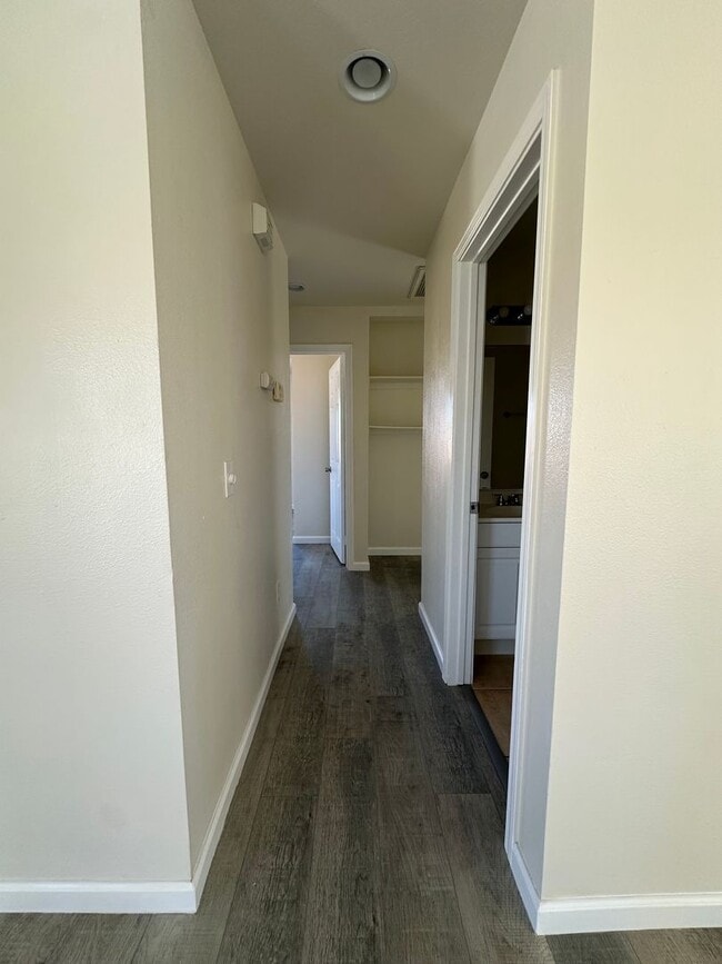 Building Photo - 61859 Desert Air Rd