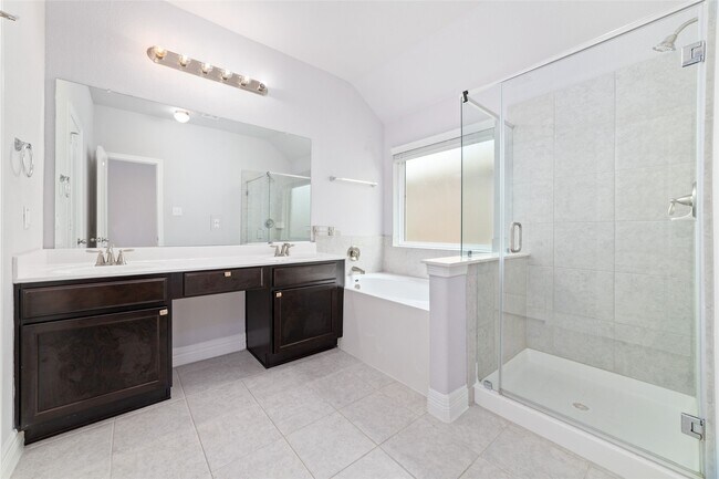 Building Photo - 3230 Andlor Hills Dr