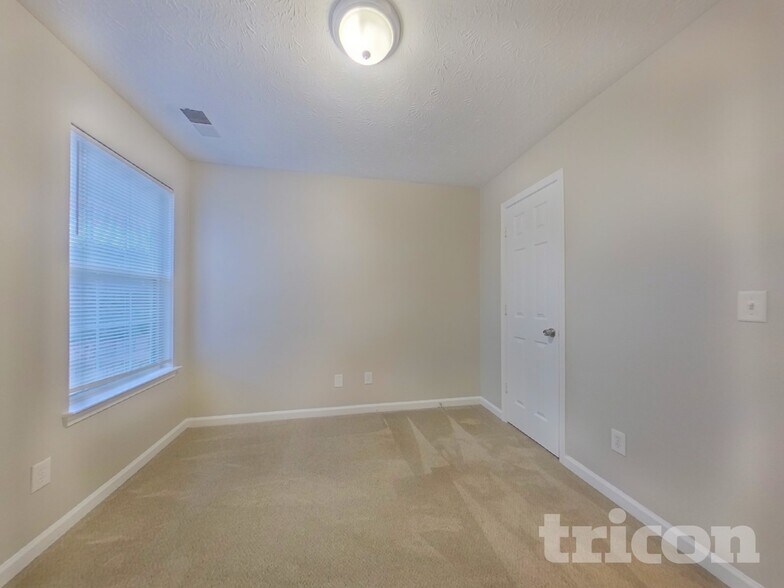 Building Photo - 915 Riley Farm Ln