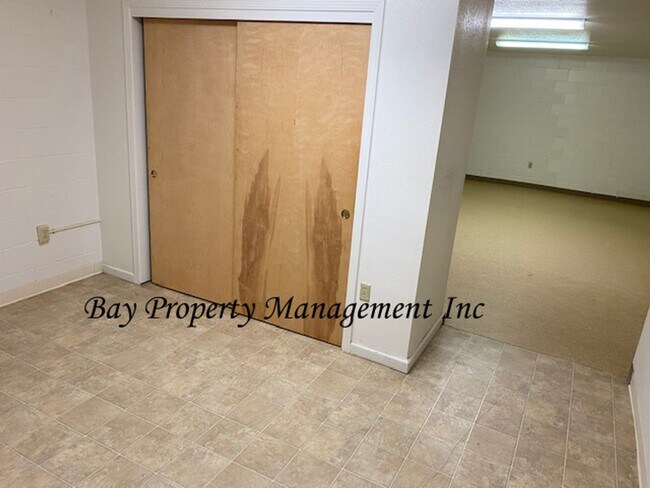 Building Photo - Beautiful 3 bedroom in the foothills outside of Gonzales