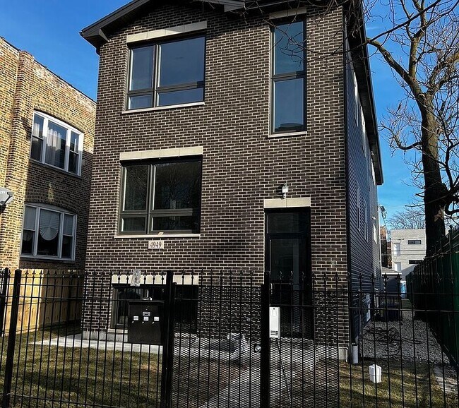 Building Photo - 4949 S Wabash Ave