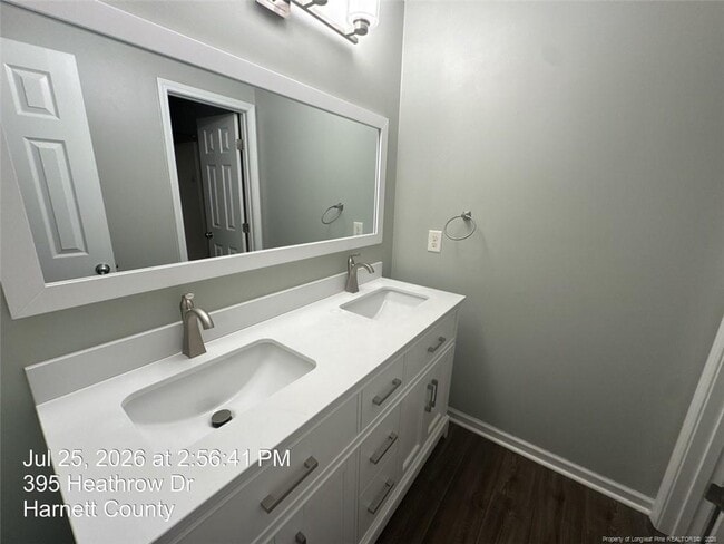 Building Photo - 395 Heathrow Dr