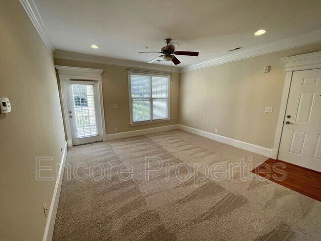 Building Photo - 927 Portstewart Dr