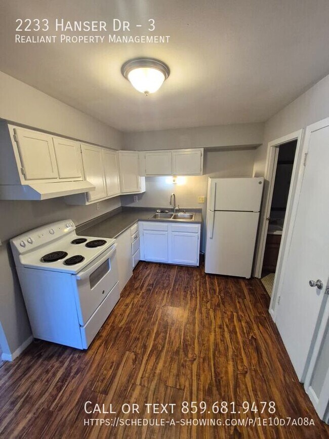 Building Photo - 2233 Hanser Dr