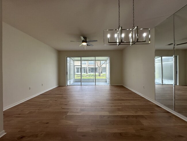 Building Photo - "Spacious 3-Bed Townhouse with 2.5 Baths in Beautiful Bradenton!"