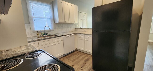Building Photo - Renovated single-family home