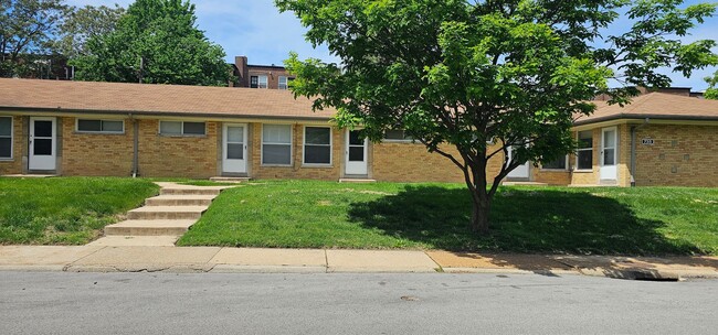 Building Photo - 735 Syracuse Ave