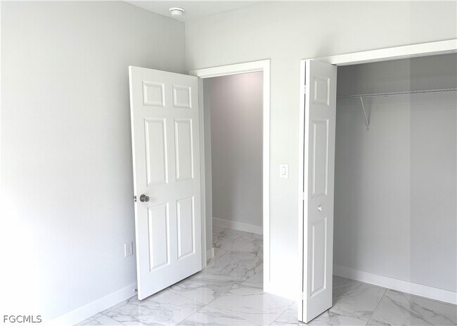 Building Photo - 825 Porter St E