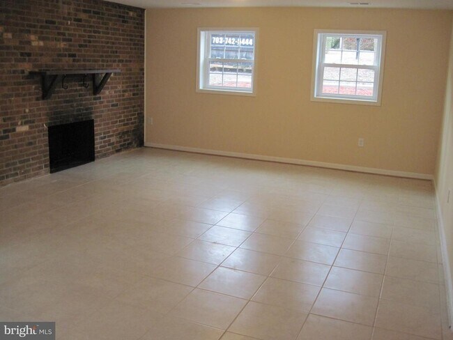 Building Photo - 2931 Sayre Rd