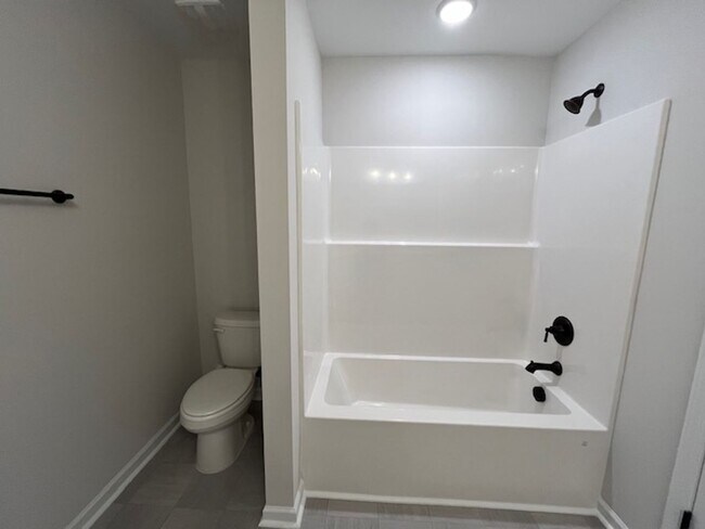 Building Photo - 8409 Paramount Point