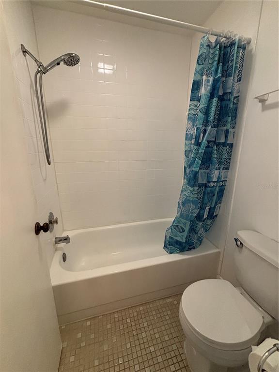 Building Photo - 5807 Erin Ln S