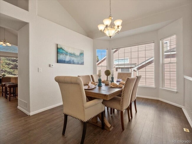 Building Photo - FABULOUS 3-BDRM, 3-BATH HOME IN GORGEOUS C...