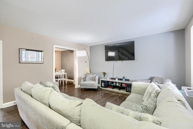 Building Photo - 1543 Lochwood Rd