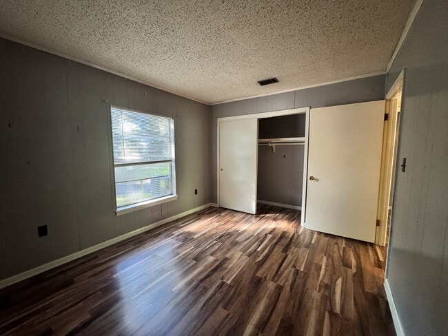 Building Photo - 203 E John Sims Pkwy