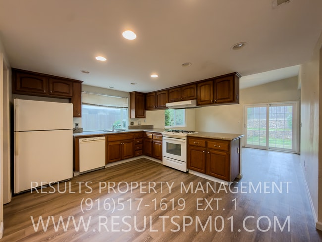 Building Photo - 3 Bedroom | 2 Bathroom Home – Available Now