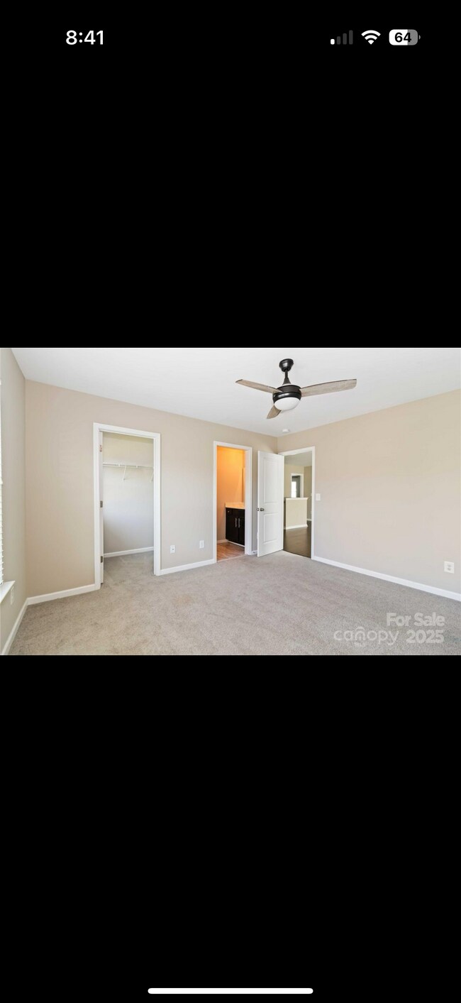 Building Photo - 217 Hydrangea Dr