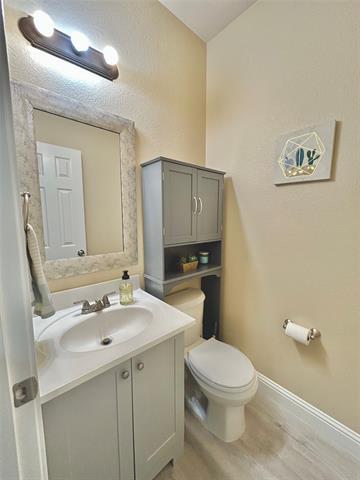 Building Photo - 2122 Trickling Creek Dr