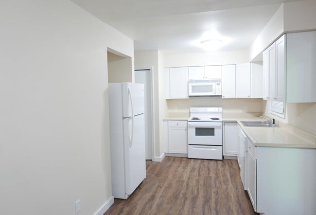 Building Photo - 1430 Huntington Ave