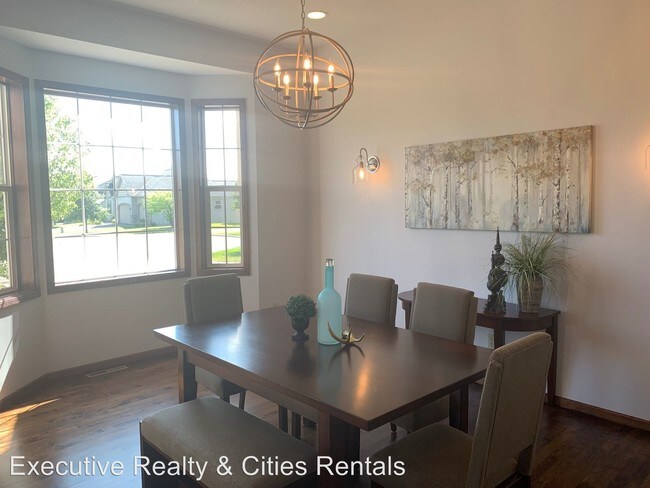 Building Photo - 6 br, 4 bath House - 6086 Summit Curve S