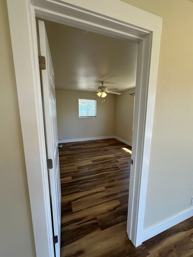 Building Photo - Charming 1 Bed, 1 Bath Cottage – Detached ...