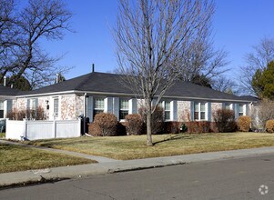 Building Photo - Lowry Flats