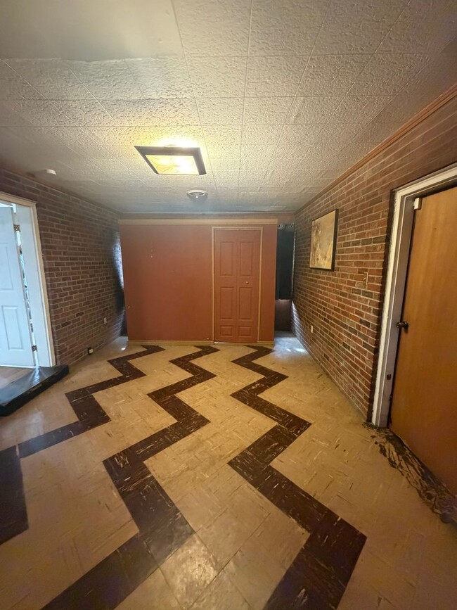 Building Photo - Charming 2BD/1BA at St. Louis