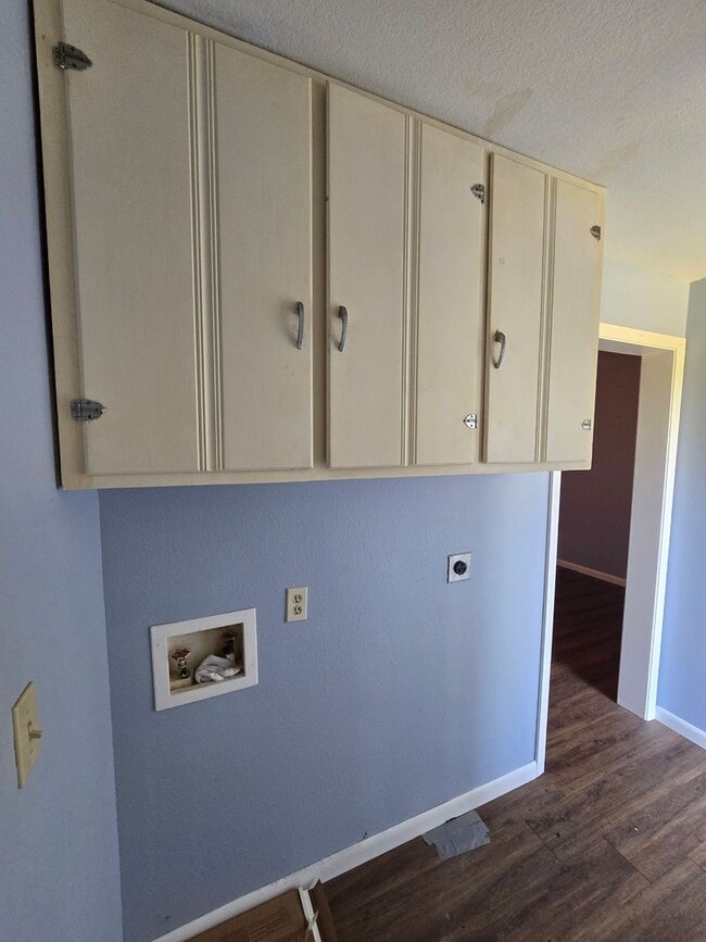 Building Photo - 1 Bed/ 1 Bath Duplex in Desha