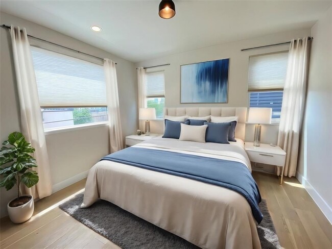 Building Photo - 1903 E 8th St