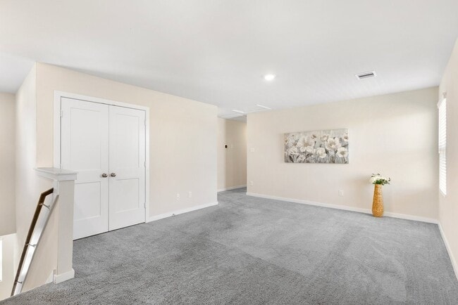 Building Photo - 5811 Blue Grama Dr