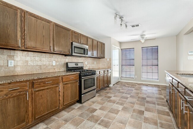 Building Photo - 10818 Sharondale Ln