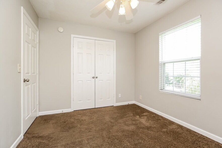 Building Photo - 1440 Westview Dr