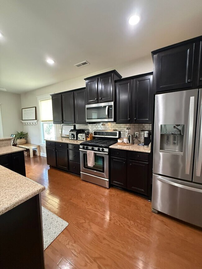 Building Photo - Available now. Amazing 4 BR/2.5 BA Home Available at Shellring at St Thomas Island!