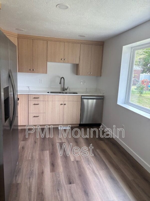 Building Photo - 1356 S 1000 W