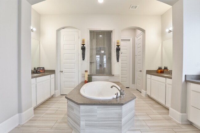 Building Photo - 33580 Green Prairie Dr